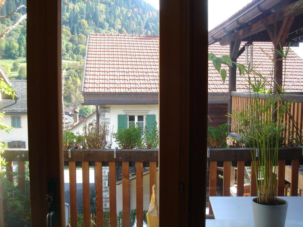 BnB Hasatrog Jenaz Bagian luar foto